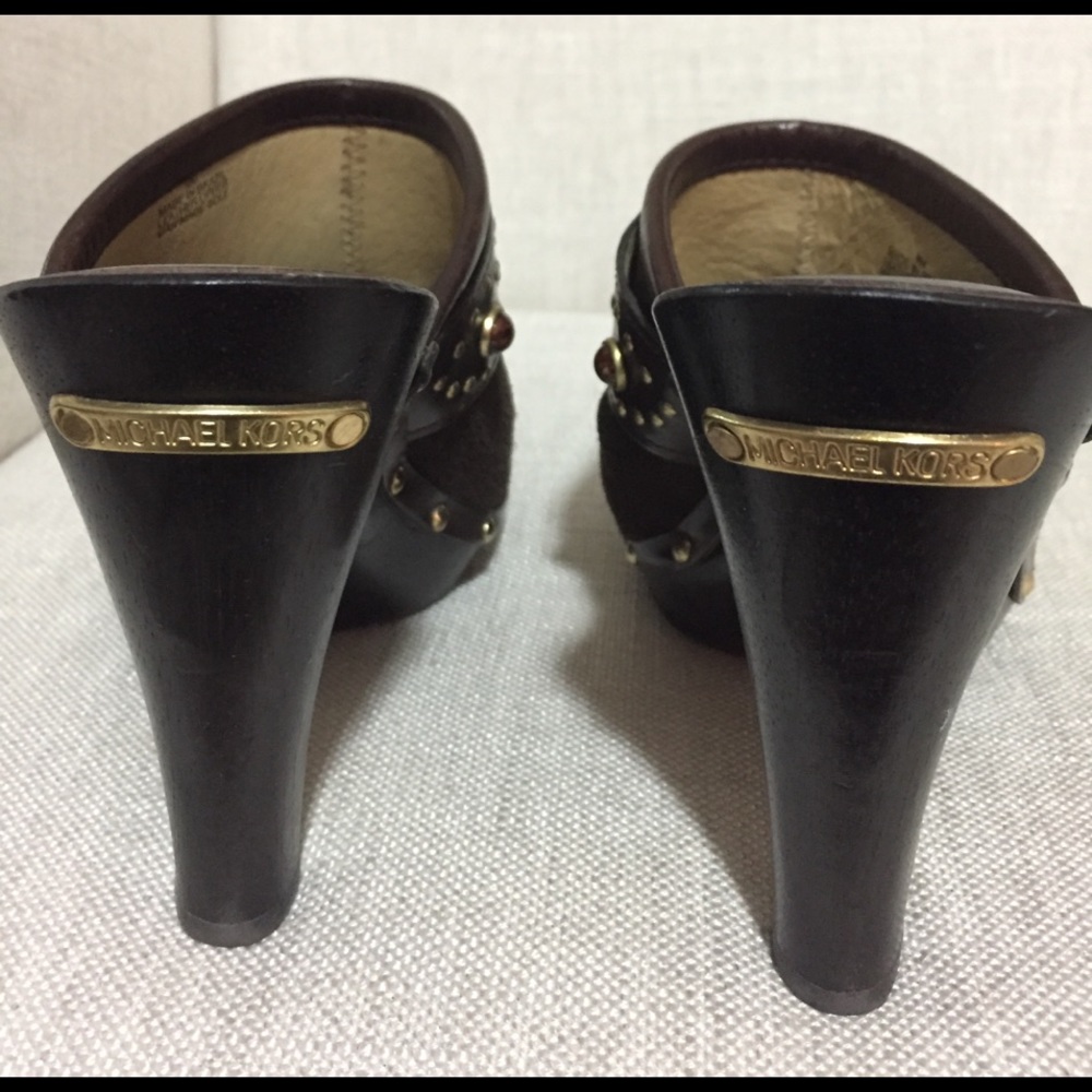 Shoes - Picture 2 of 4