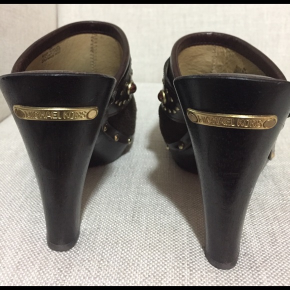 Shoes - Picture 2 of 4