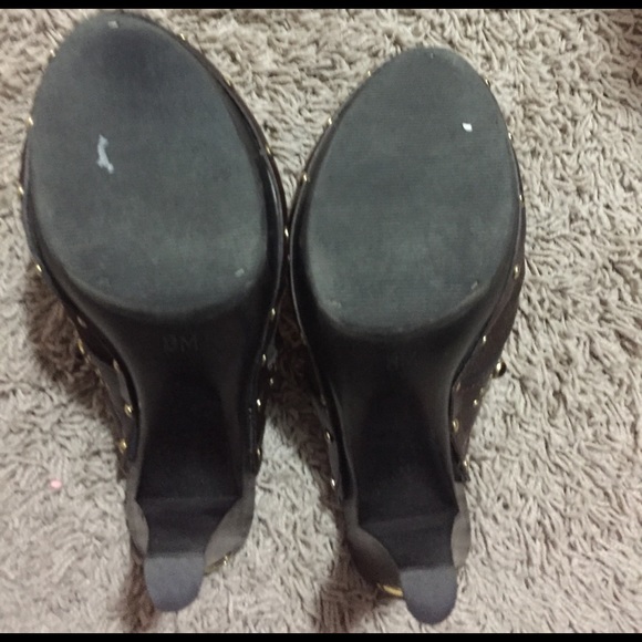 Shoes - Picture 4 of 4