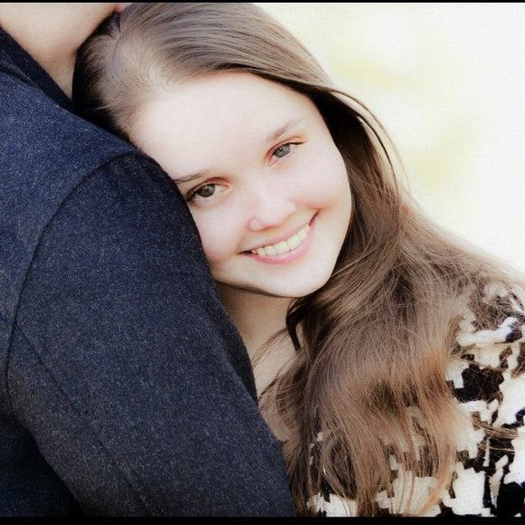 Meet your Posher, Lauren - Picture 1 of 1