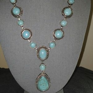 New Faux turquoise w/silver pendant necklace