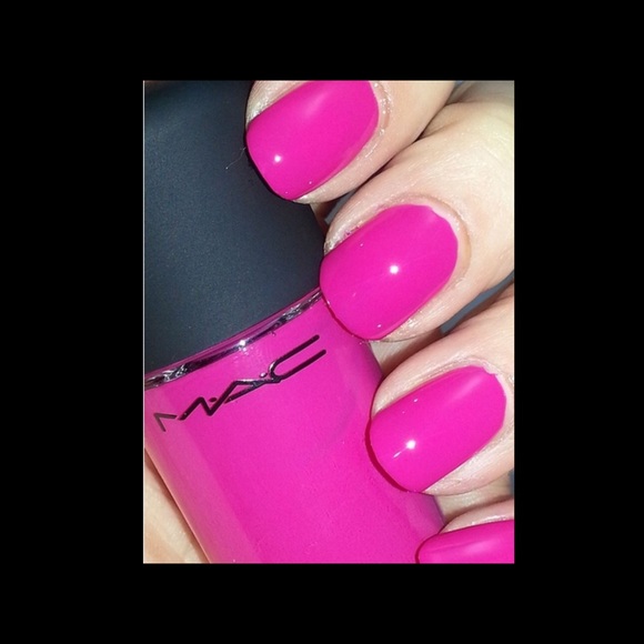 NIB MAC Nail Lacquer Girl About Town Pink Ltd Ed - Picture 2 of 3