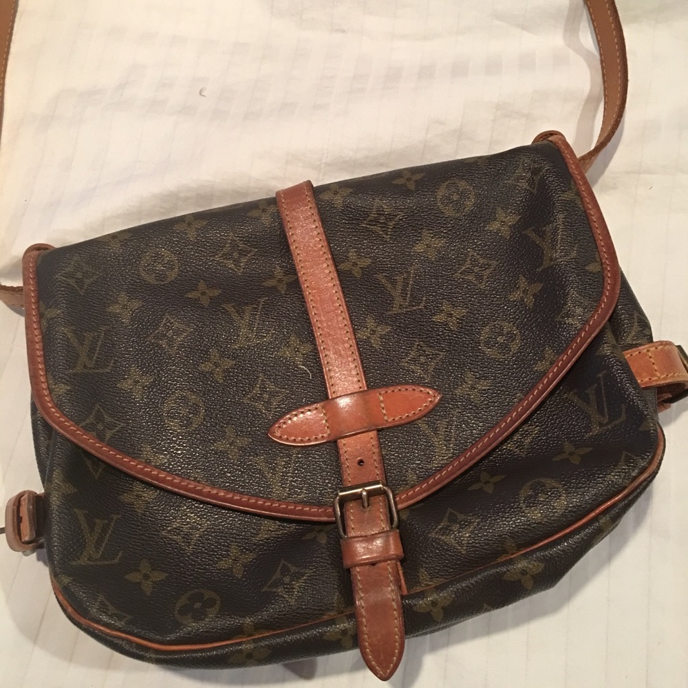 Louis Vuitton Saumur 30 with Dust Bag.
