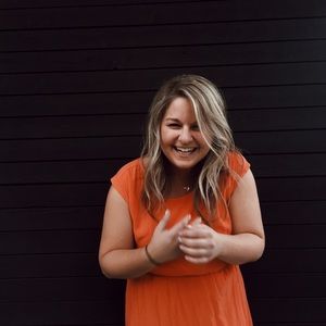 Meet your Posher, Amelia