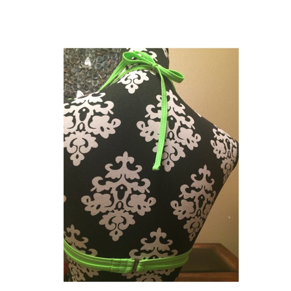 Bathing suit - Picture 2 of 2