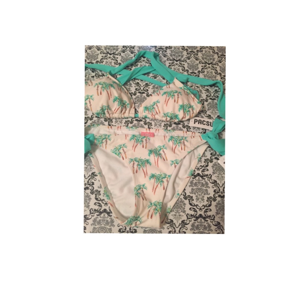 Bathing suit