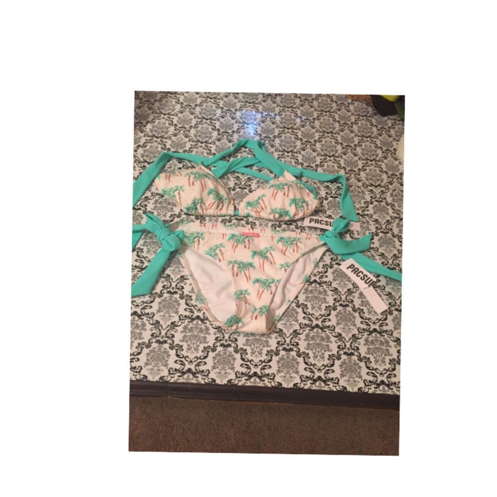 Bathing suit - Picture 2 of 4