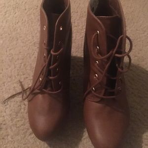 Only worn once in good condition