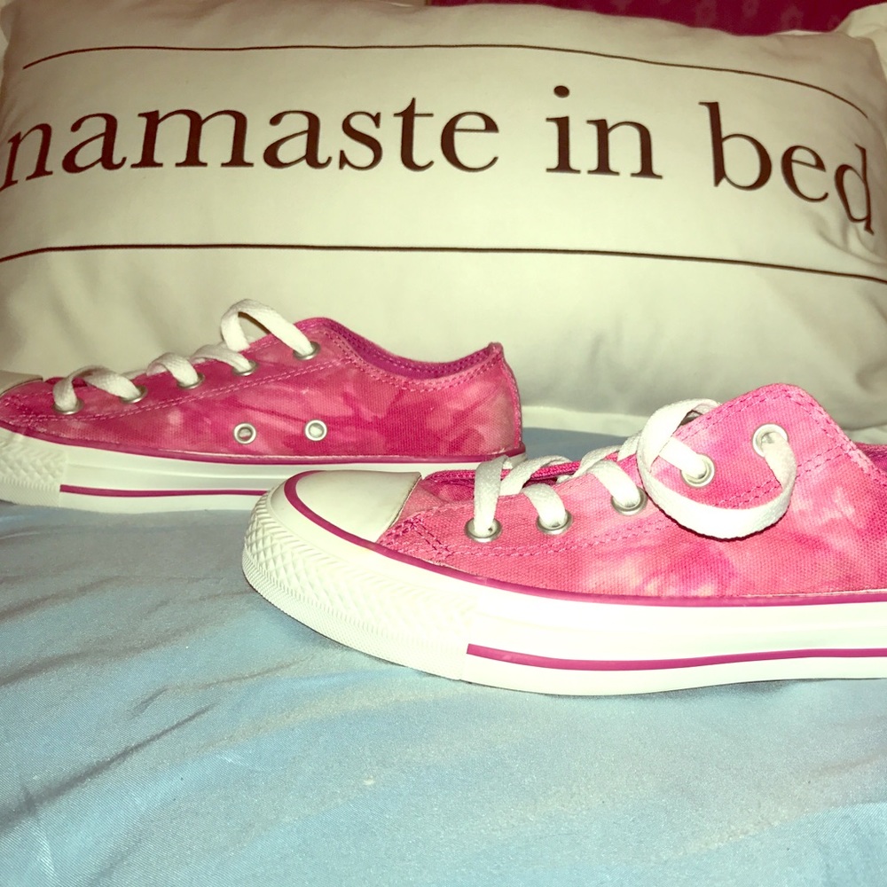 Size 5 BRAND NEW converse
