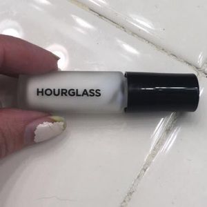 Hourglass mineral veil primer, sample size (.14oz)