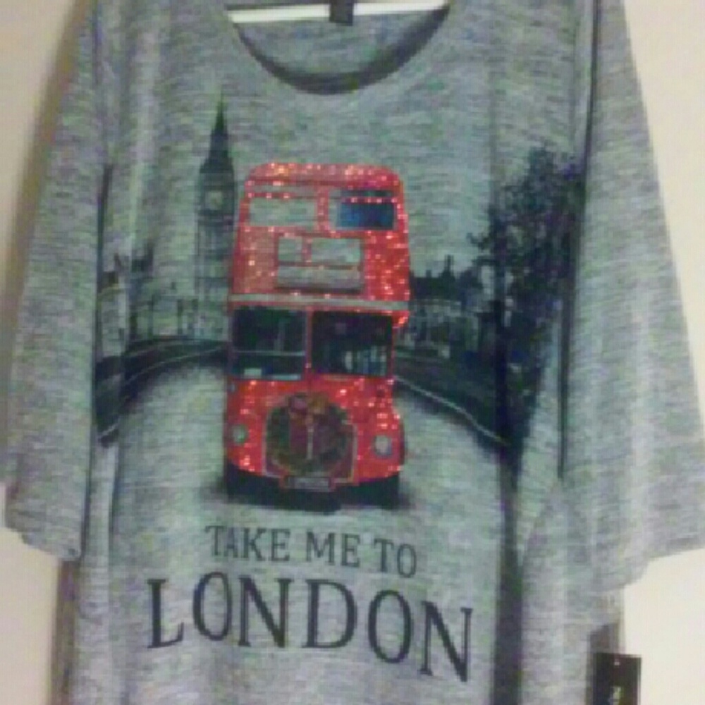 Women top sz 1X Style & Co, grey Take me to London