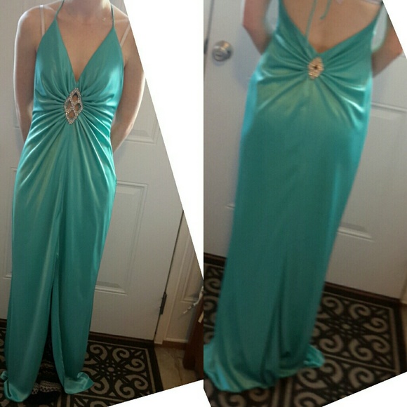 Gown aqua halter style cutout detail front & back - Picture 2 of 4
