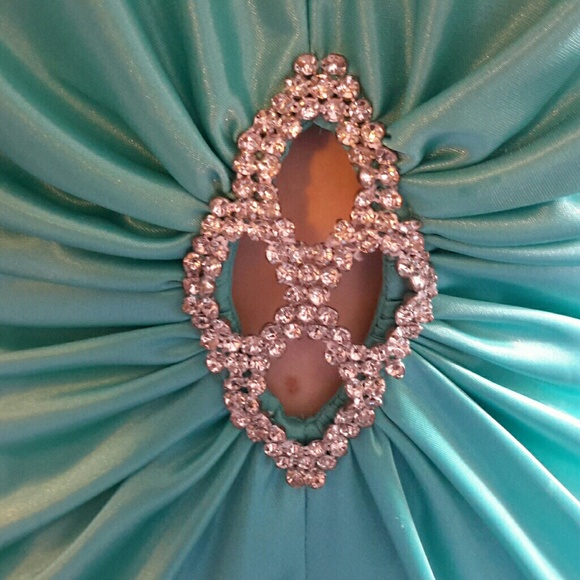 Gown aqua halter style cutout detail front & back - Picture 4 of 4