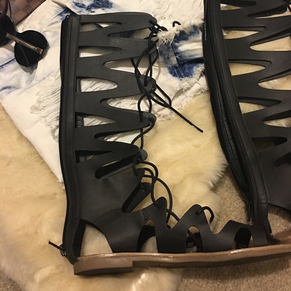 Black  gladiator sandals - Picture 4 of 6