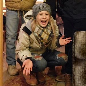 Hey Eveyone! Meet your posher! 👋🏼