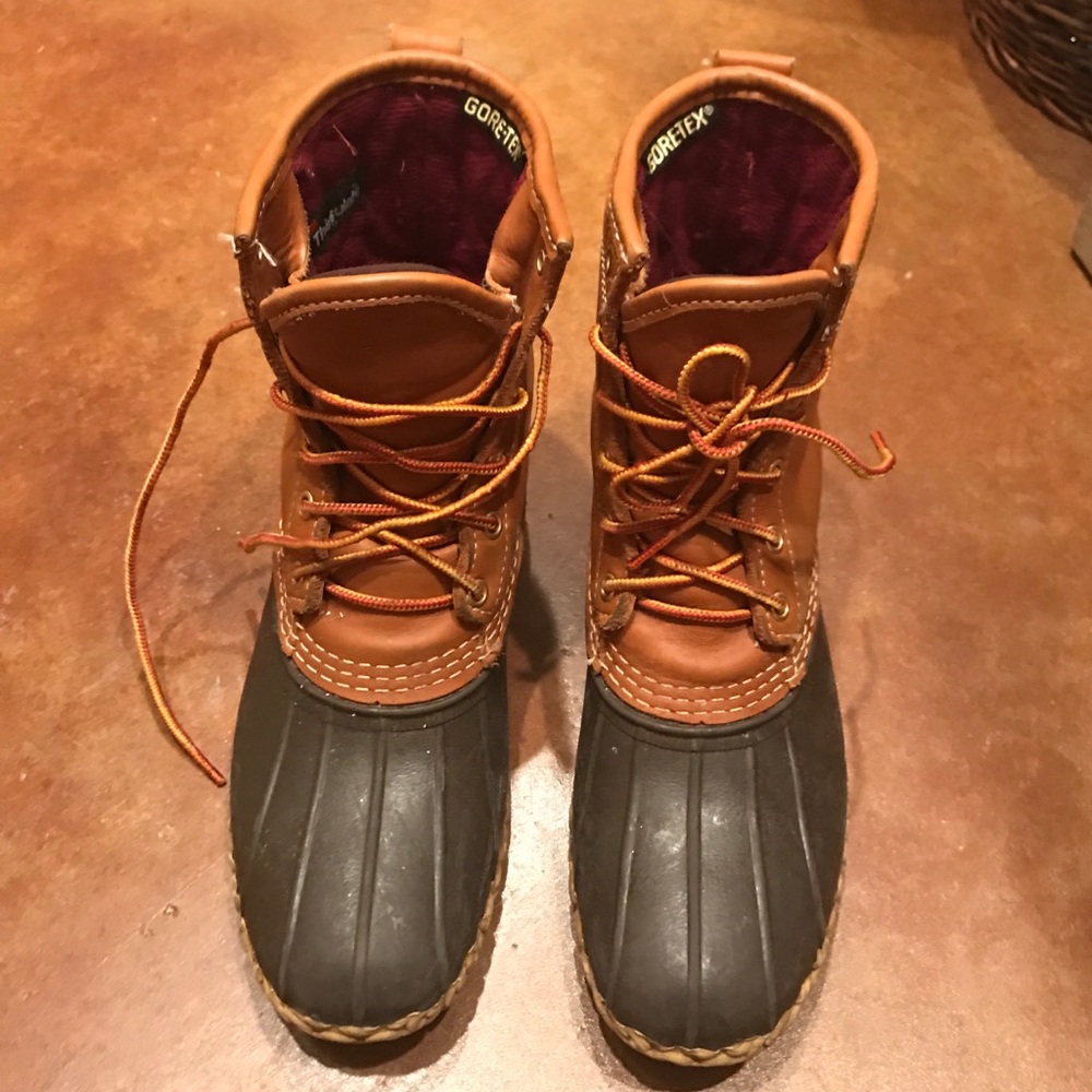 Duck boots size 9