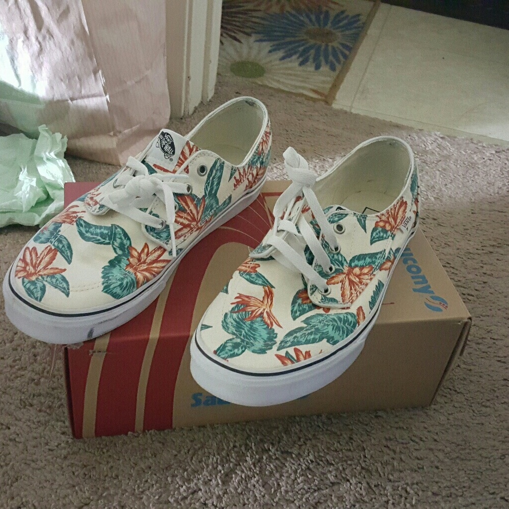 Vans - Picture 1 of 4