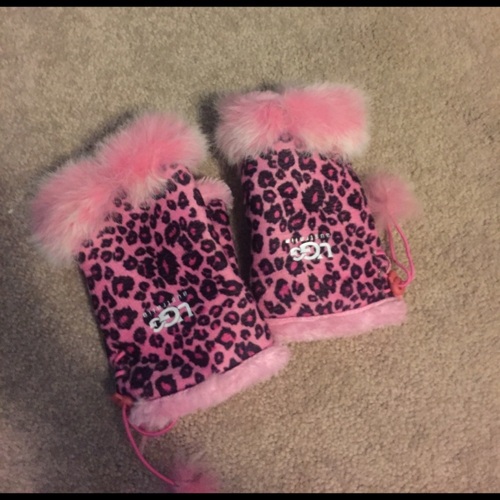Ugg gloves