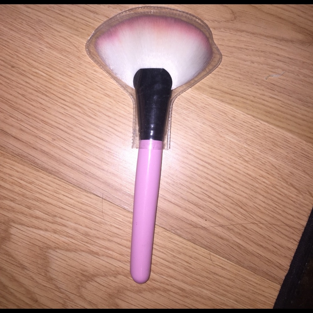Pink fan brush
