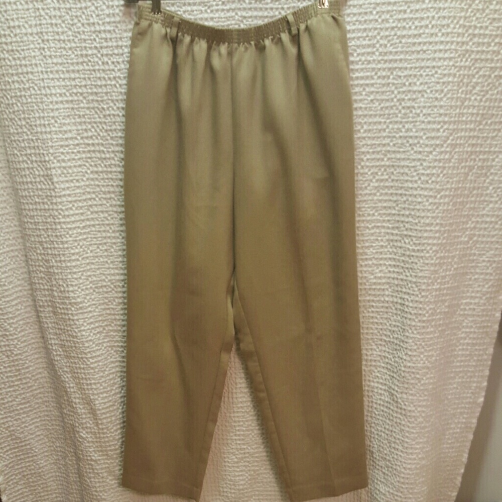 (💜 Curvy Ladies ☺) Tan Corduroy Pants