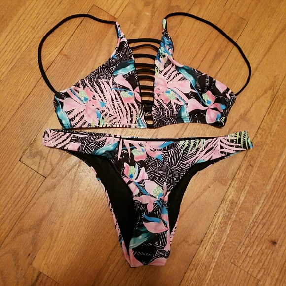 🌹Sexy Brazilian Padded Push Up Floral Bikini Set! - Picture 3 of 4