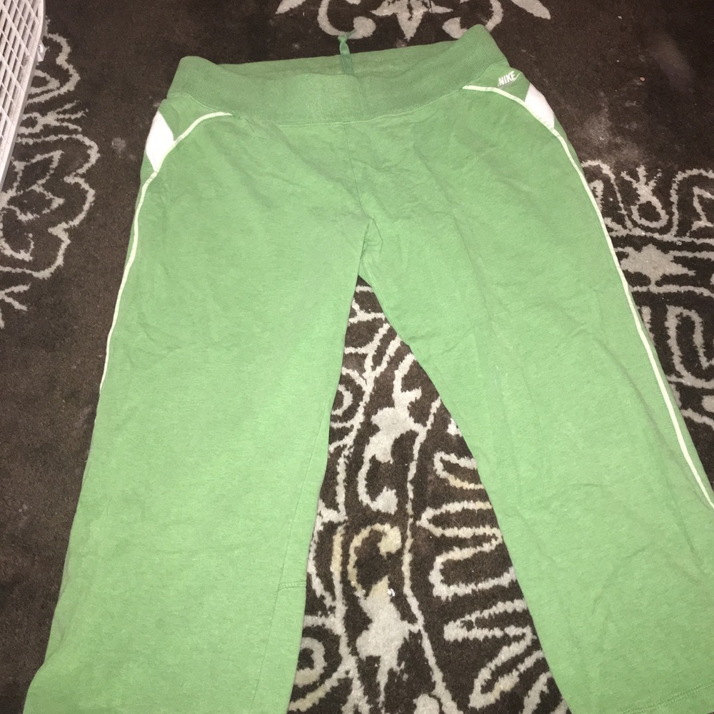Nike jogging capris