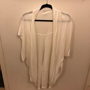 Melissa McCarthy short sleeve cover up