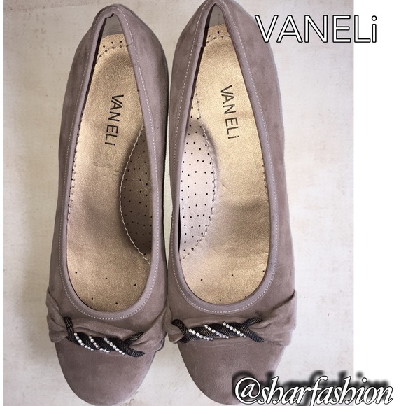 Vaneli Shoes - Soft strides in these flat ballet 👠