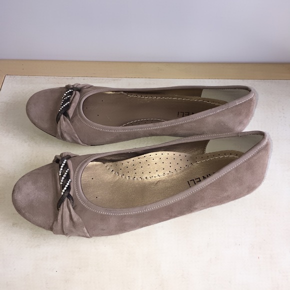 Soft strides in these flat ballet 👠 - Picture 2 of 3