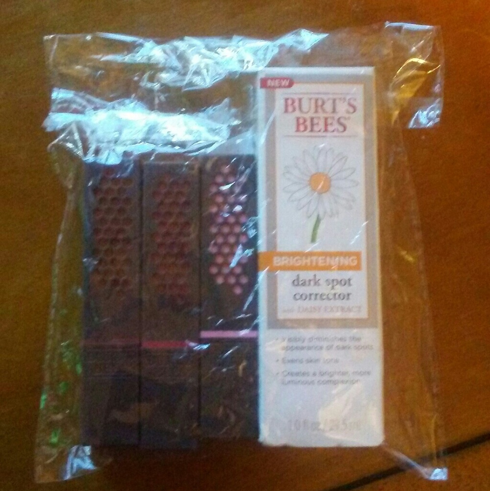 Burts Bees Correcting Cream/ 3 lipsticks