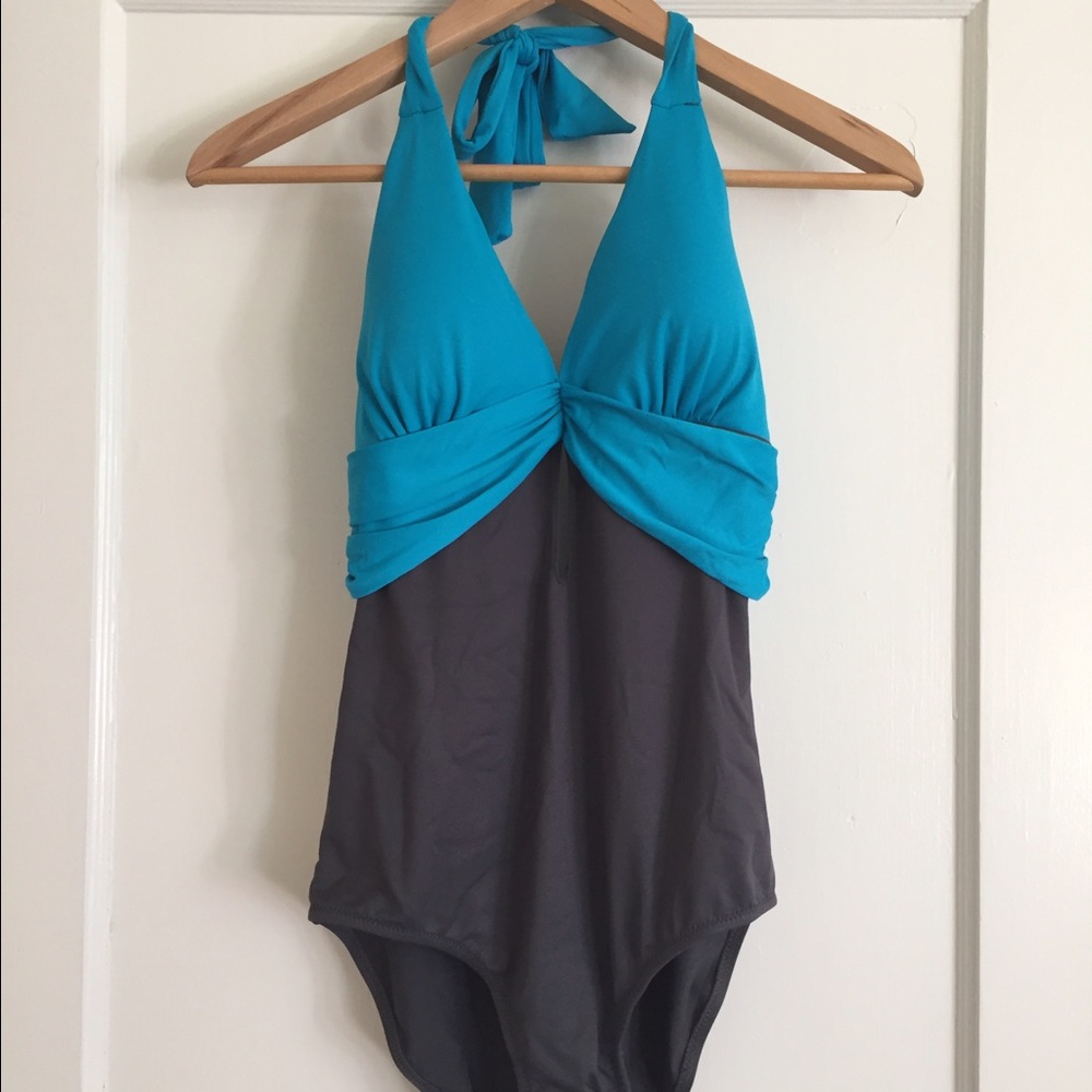 NEW WITH TAGS Pour Moi Fiji Halter Swimsuit