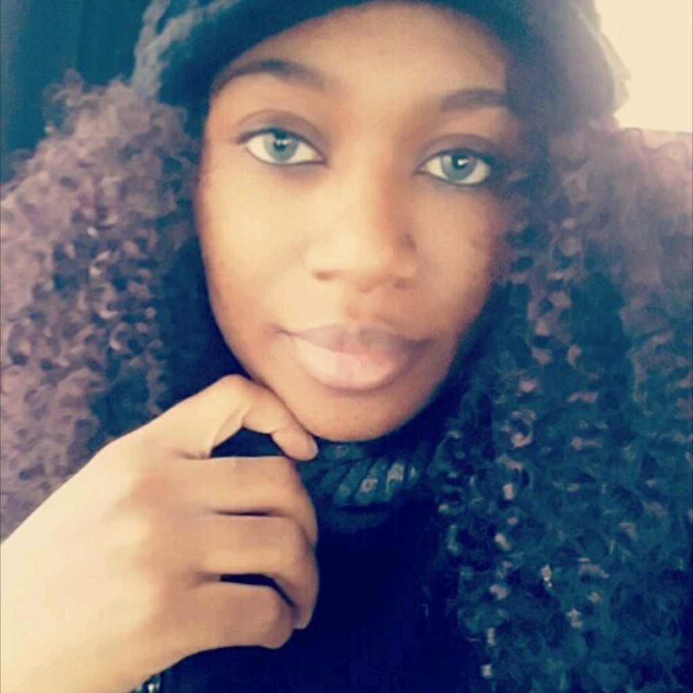 Meet your Posher, Cynthia