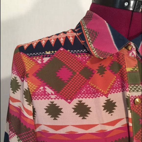 Aztec Print Button Down Top - Picture 2 of 2