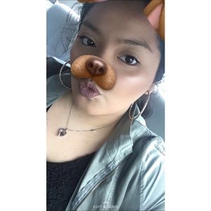 Meet your Posher, Esmeralda