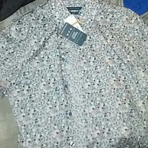 New Perry Ellis travel lux button up