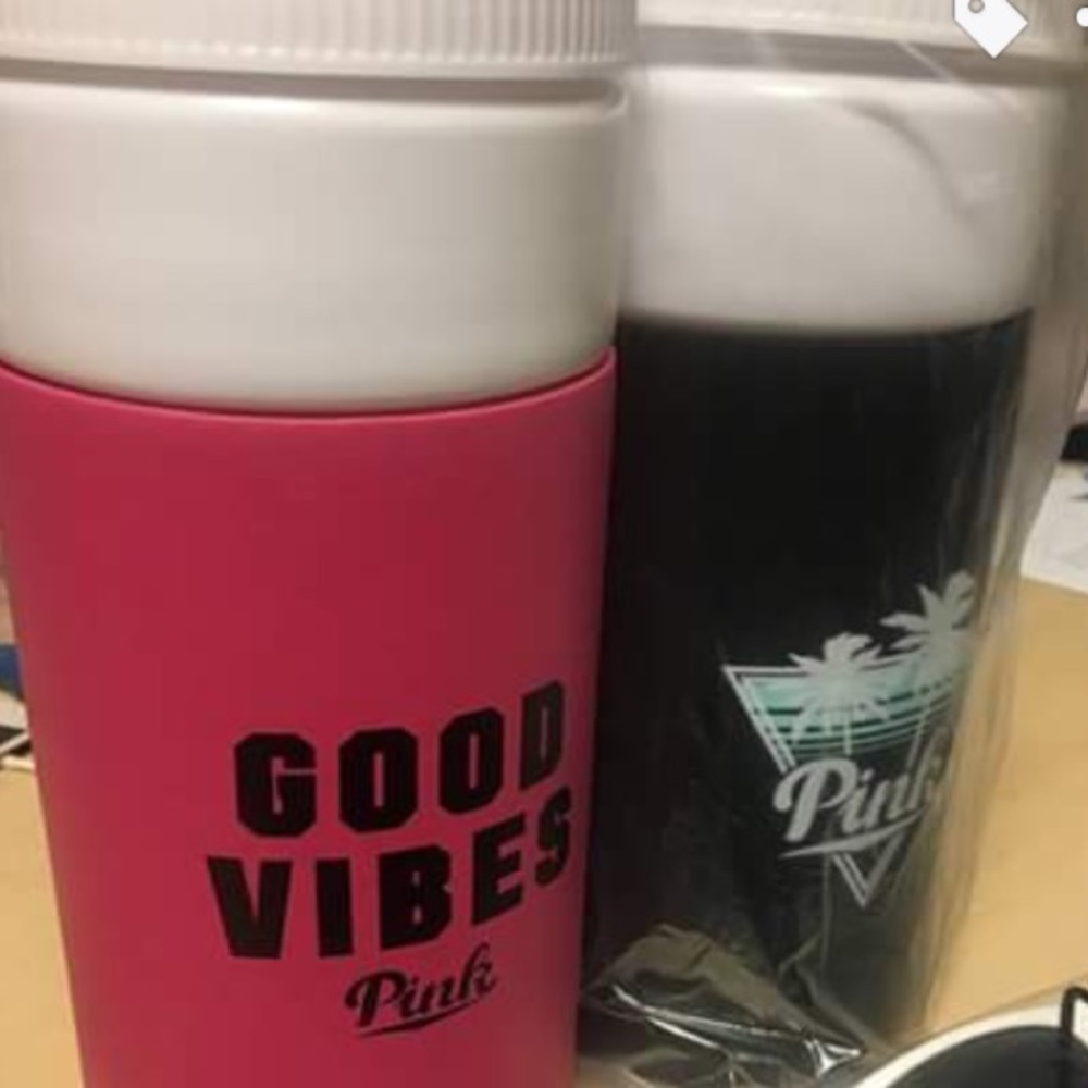 VS PINK WATERBOTTLE / SUNGLASSES BUNDLE