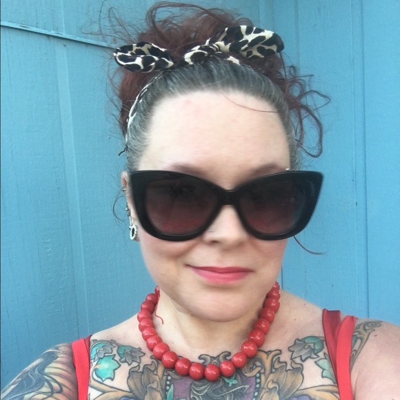 Meet your Posher, Becky - Picture 2 of 8