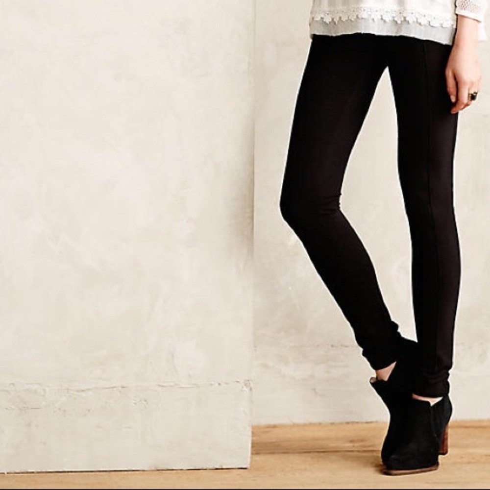 ✨SALE✨Pilcro Serif Ponte Black Leggings 25