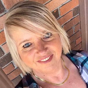 Meet your Posher, Juanita