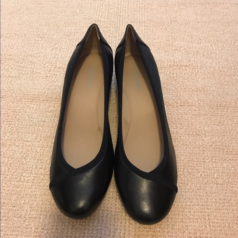 Easy spirit pumps