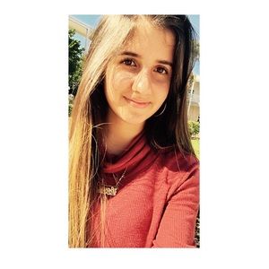 Meet your Posher, Laura