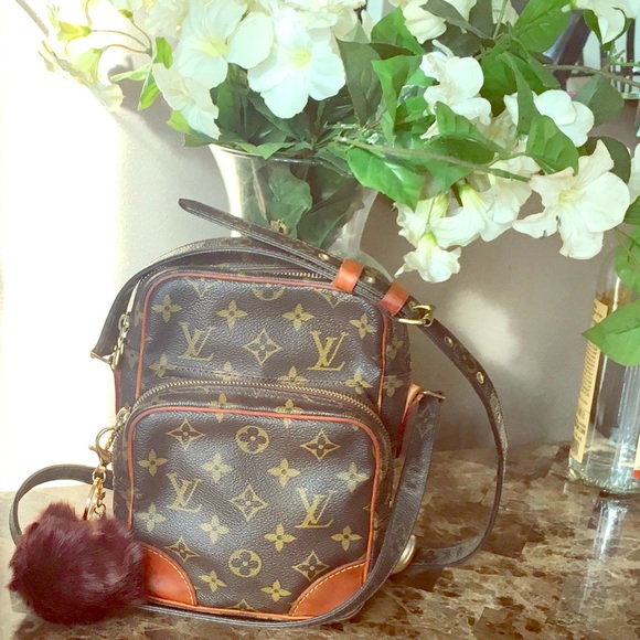 Louis Vuitton Handbags - 💯% Authentic Louis Vuitton Amazon Crossbody bag