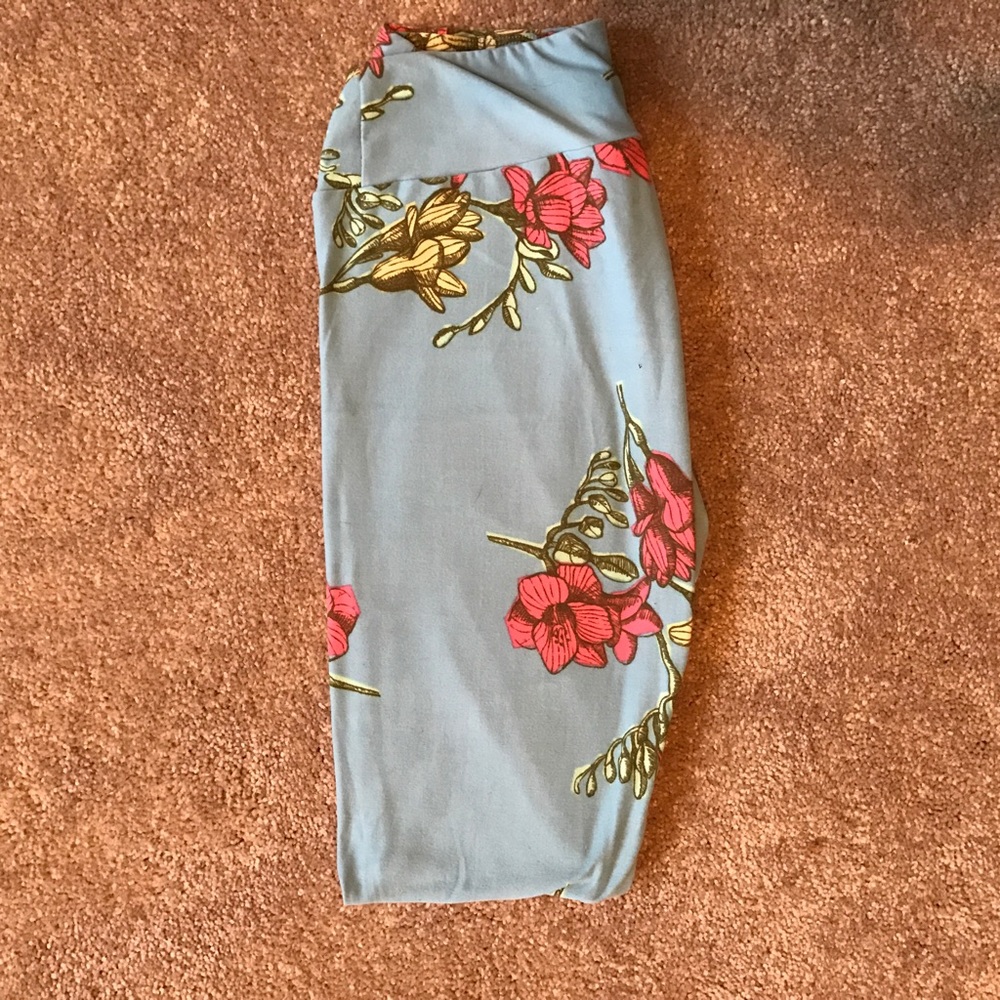Lularoe Pastel Blue Floral Leggings