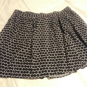 Black print skirt