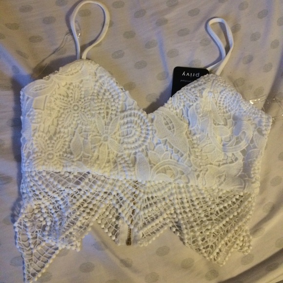 💟NEW ARRIVAL💟🌟White Scalloped Bralette🌟 - Picture 3 of 4