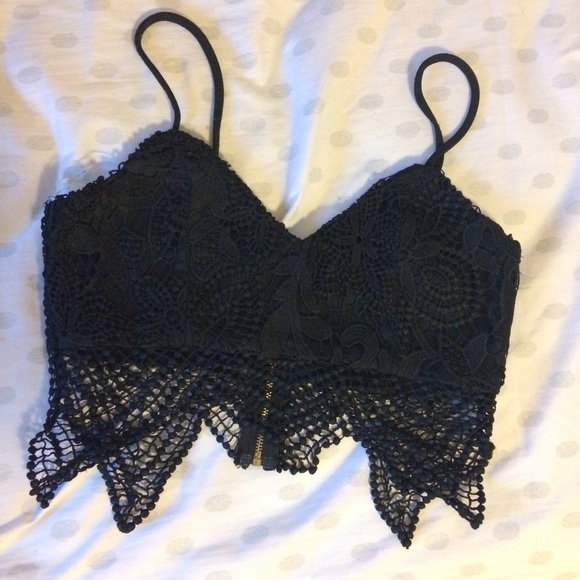 💟NEW ARRIVAL💟🌟 Black Scalloped Bralette🌟 - Picture 3 of 5