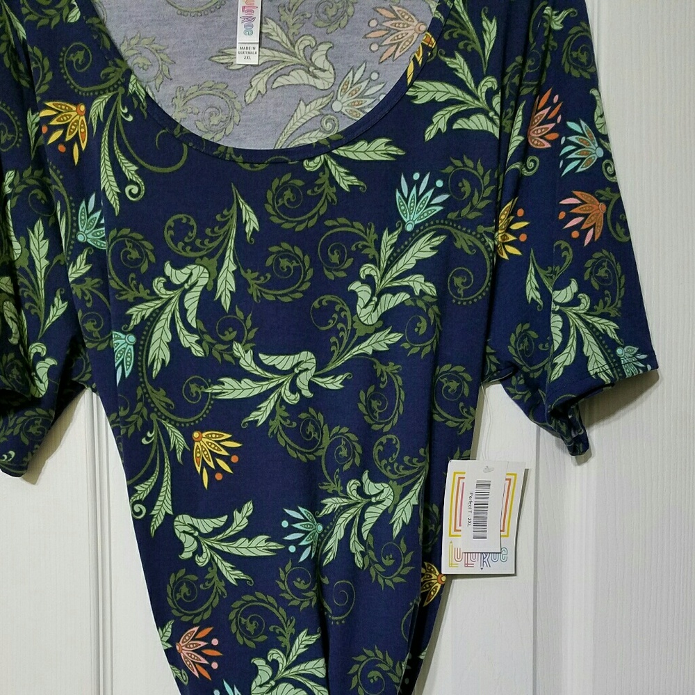 Unicorn nwt XXL PERFECT TEE paisley scrolls!