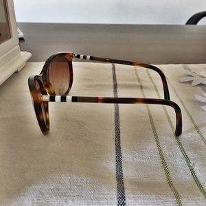 Price Drop 🤑 Burberry - BE 4145, Cat Eye Acetate