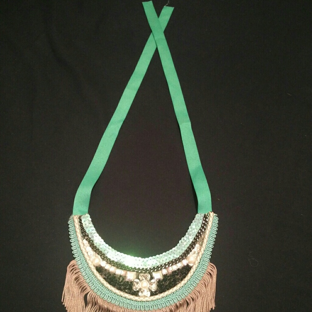 Fringe statement necklace - Picture 2 of 2