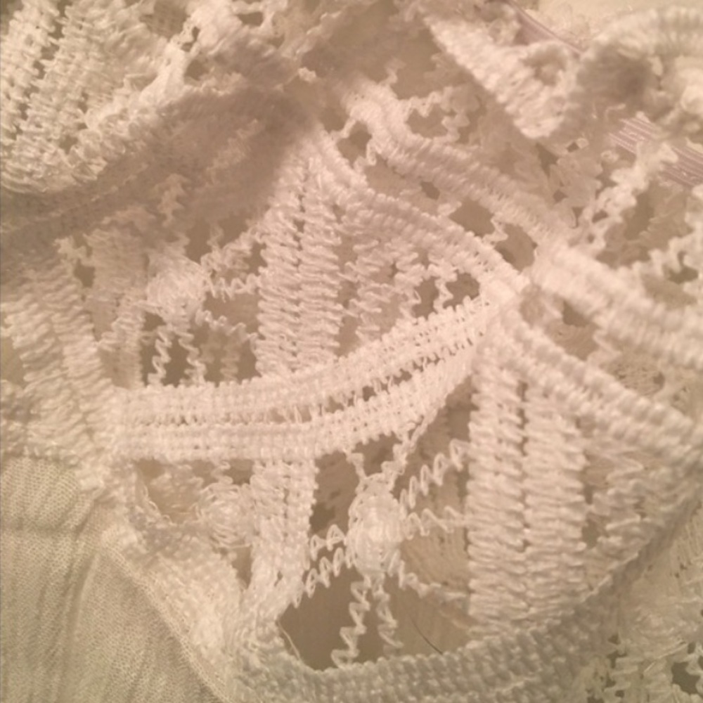 🎉HP🎉Crochet Hollowed Out Off The Shoulder Top - Picture 7 of 7